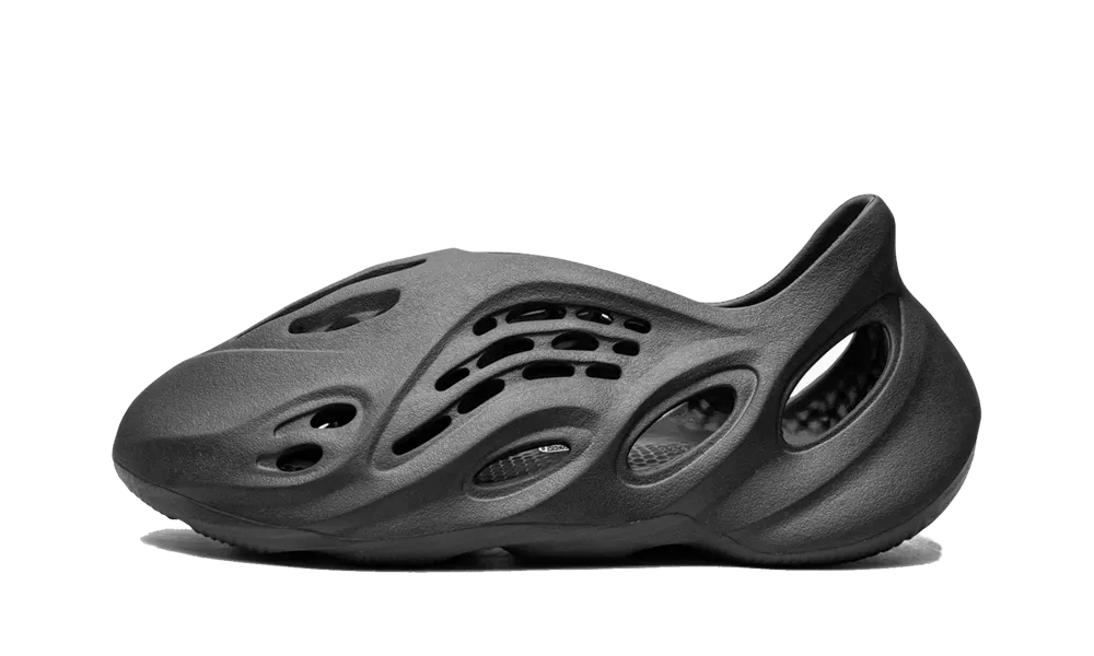Yeezy Foam RNNR Onyx — 36