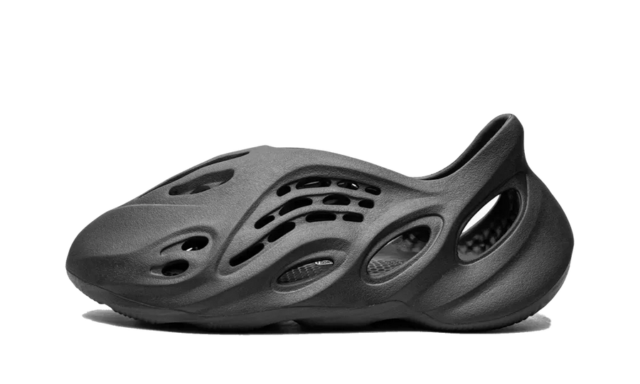Yeezy Foam RNNR Onyx — 36