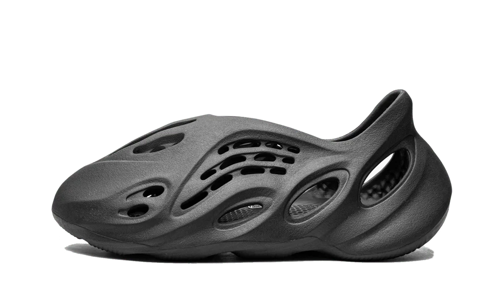 Yeezy Foam RNNR Onyx — 36