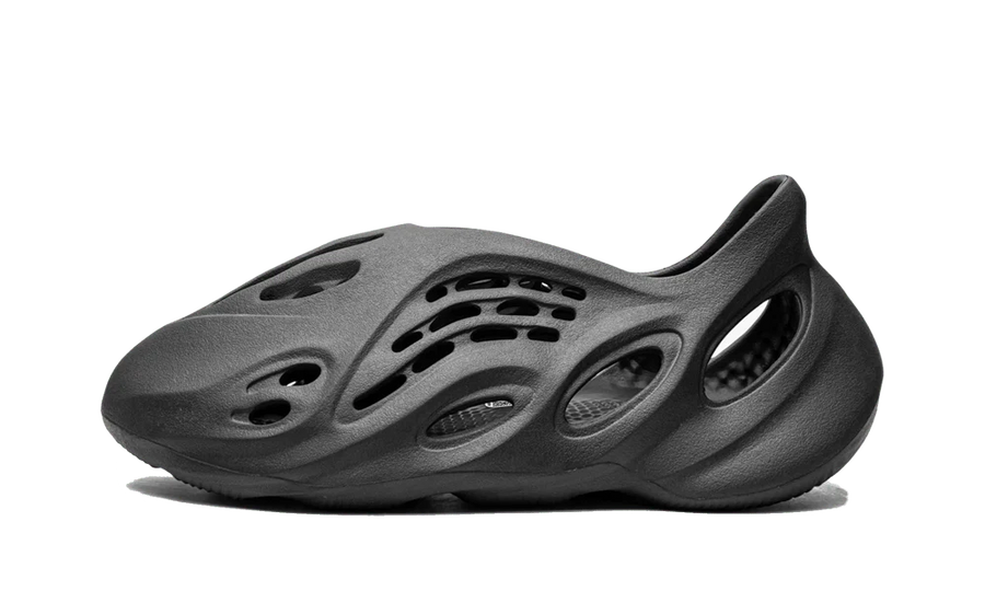 Yeezy Foam RNNR Onyx — 36
