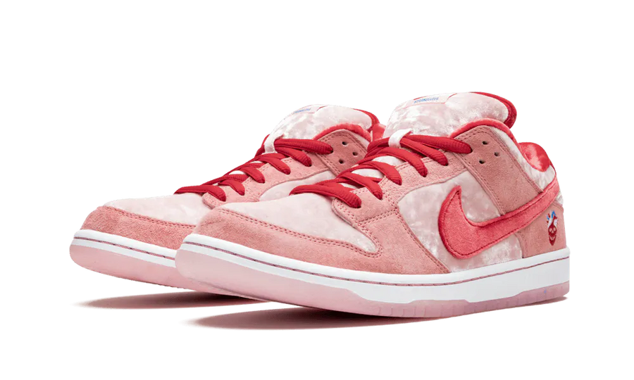 Nike SB Dunk Low StrangeLove Skateboards — 36