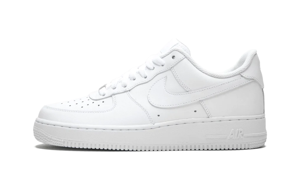 NIKE AIR FORCE 1 LOW '07 TRIPLE WHITE — 36