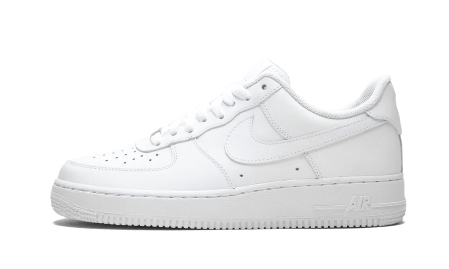 NIKE AIR FORCE 1 LOW '07 TRIPLE WHITE — 36