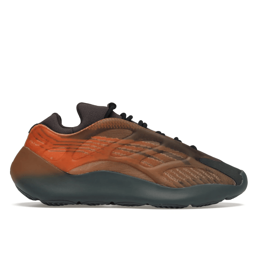 Adidas Yeezy 700 V3 Copper Fade — 36