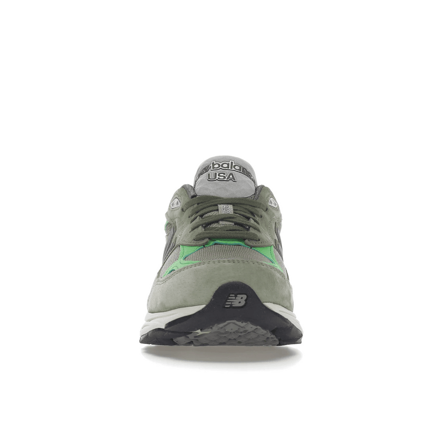 New Balance 990v3 MiUSA Patta Keep Your Family Close — 36