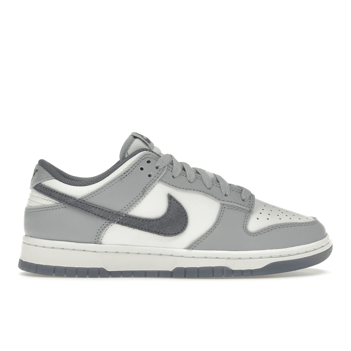 Nike Dunk Low SE Light Carbon — 36