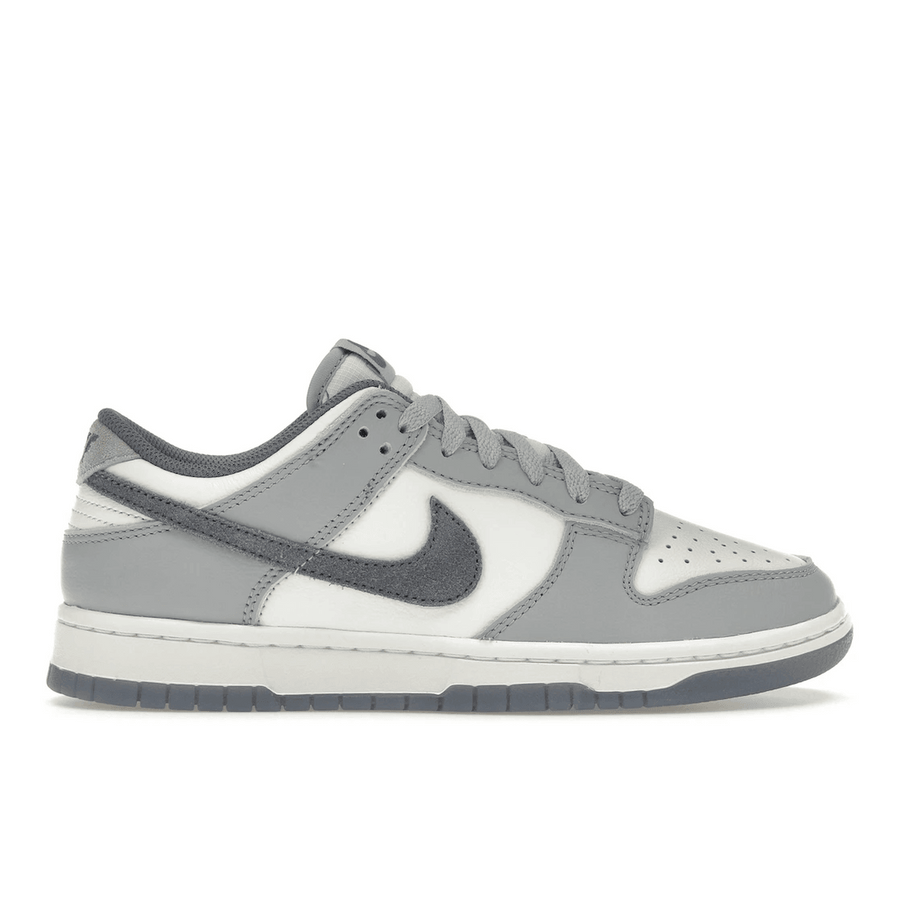 Nike Dunk Low SE Light Carbon — 36