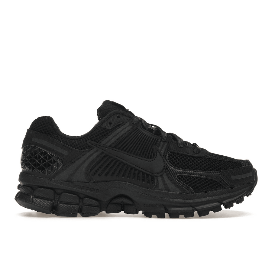 Nike Zoom Vomero 5 Triple Black — 36